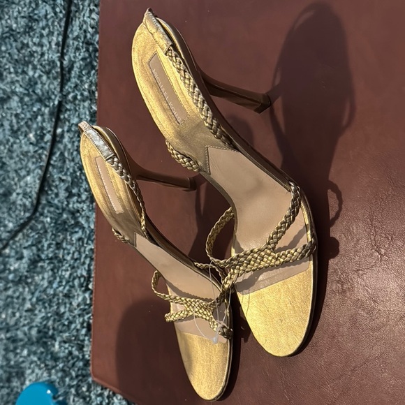 Michael Kors Leather Gold Heel Sandals - Picture 4 of 11
